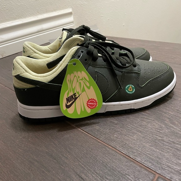 Nike Avocado 🥑 dunks - Picture 2 of 6